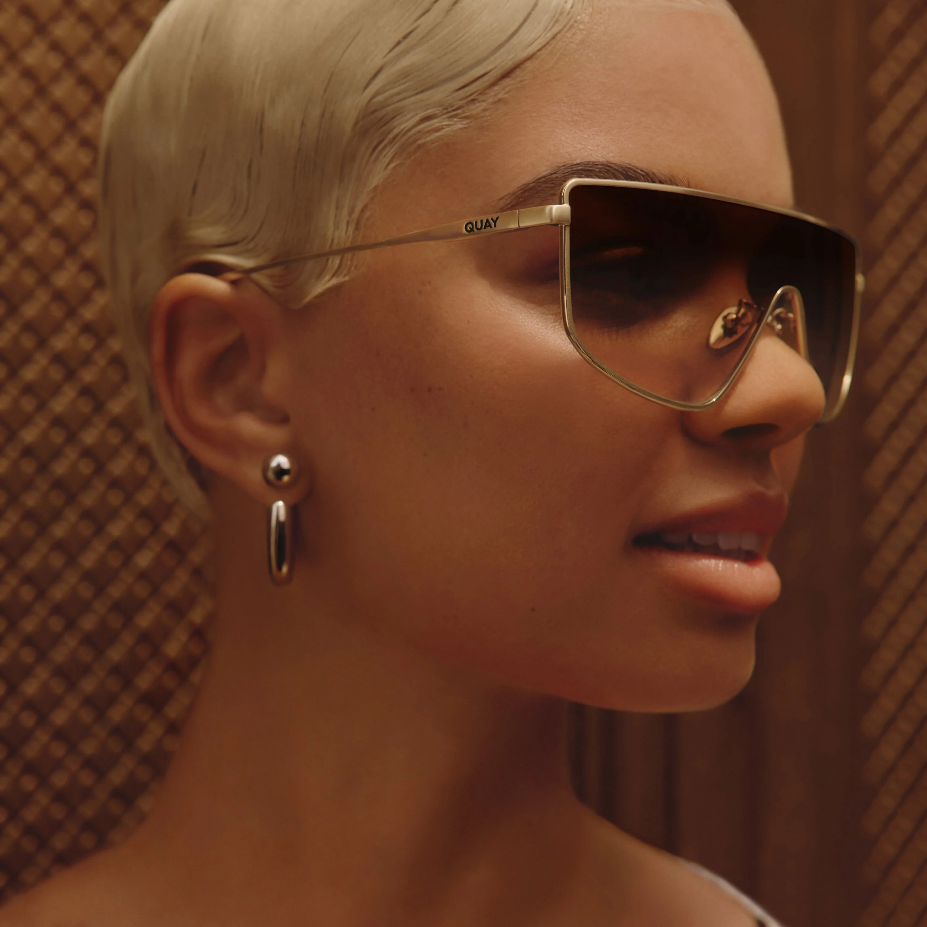 ENTOURAGE - Image 7